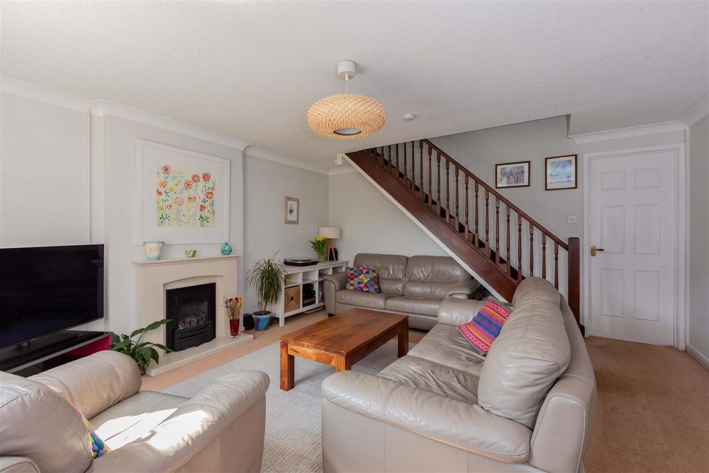 Property photo 2 of 14 5 Pearl Gardens-7.Jpg