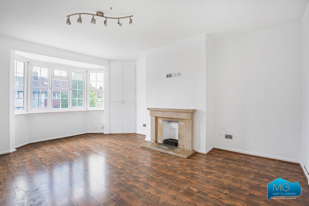 Property photo 2 of 14 Picture No. 21