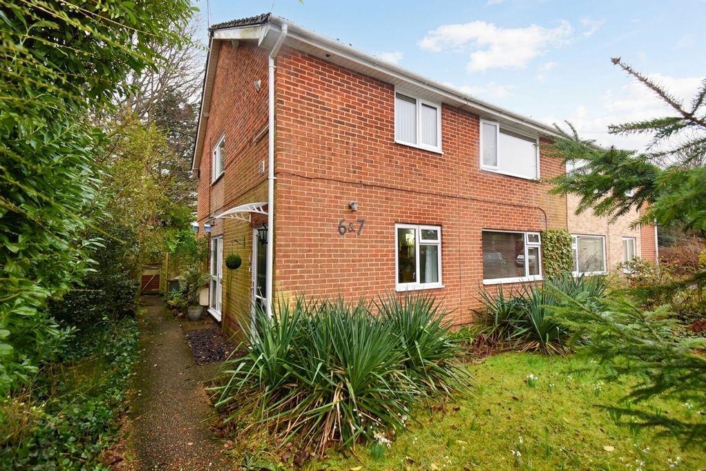 Property photo 1 of 8