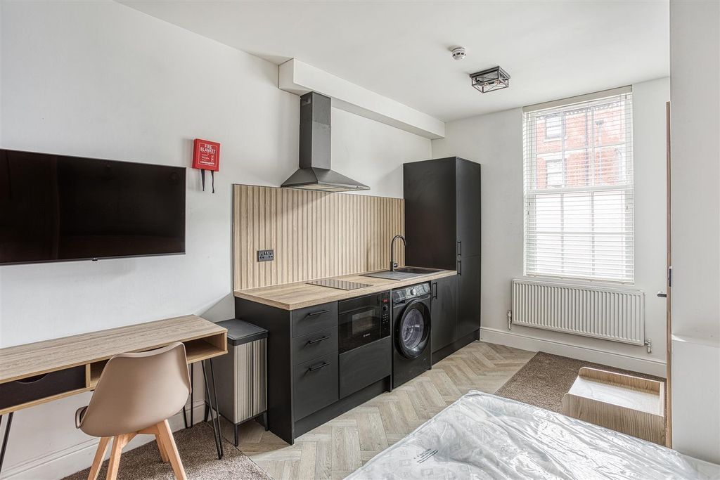 Property photo 2 of 8 316A1307_Hdr.Jpg