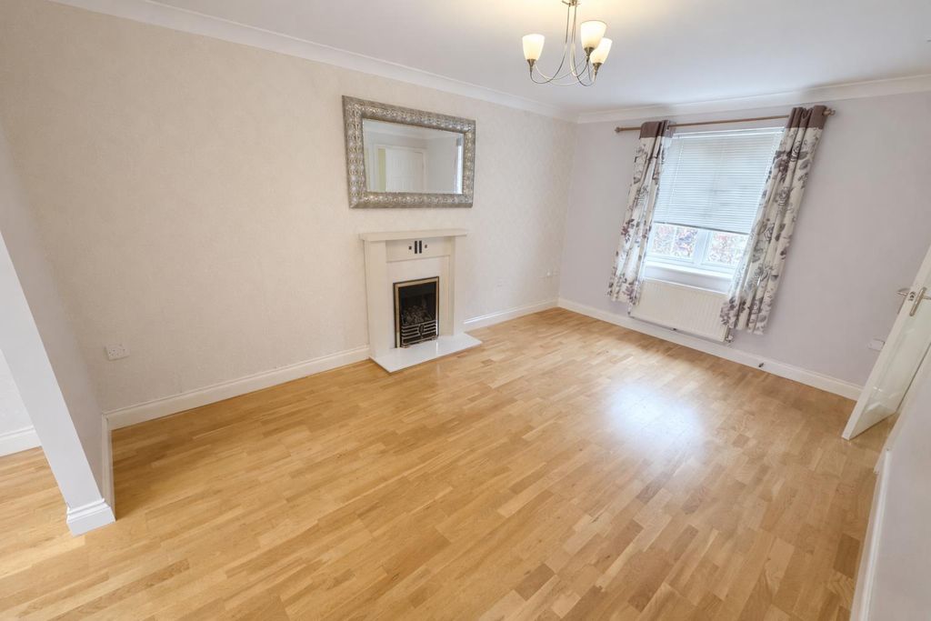 Property photo 2 of 18 62Da661E-F7Fb-4026-A272-dc2A8ee2A278.Png