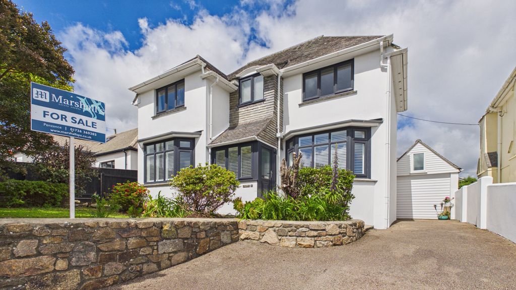 Property photo 1 of 15 4 Bedroom Detached House For Sale