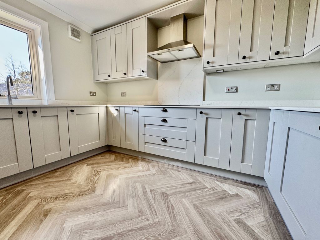 Property photo 3 of 33 Img_6095