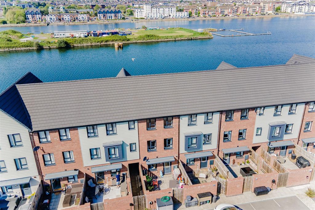 Property photo 1 of 34 Dji_0988.Jpg