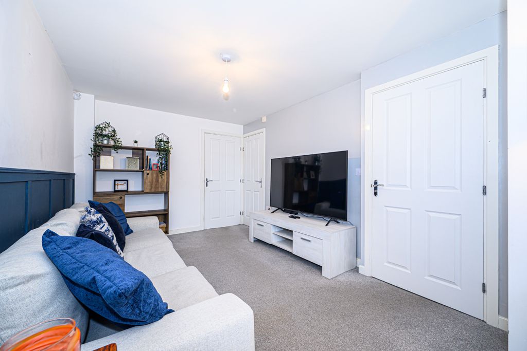 Property photo 3 of 13 _Dsc3870