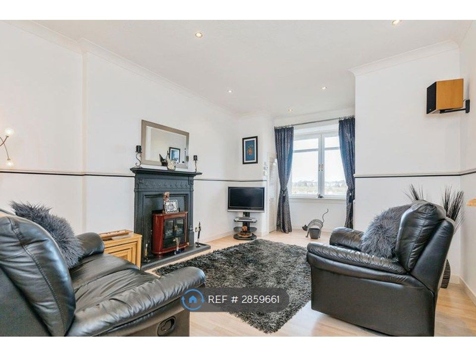 Property photo 3 of 7 Living Room 2