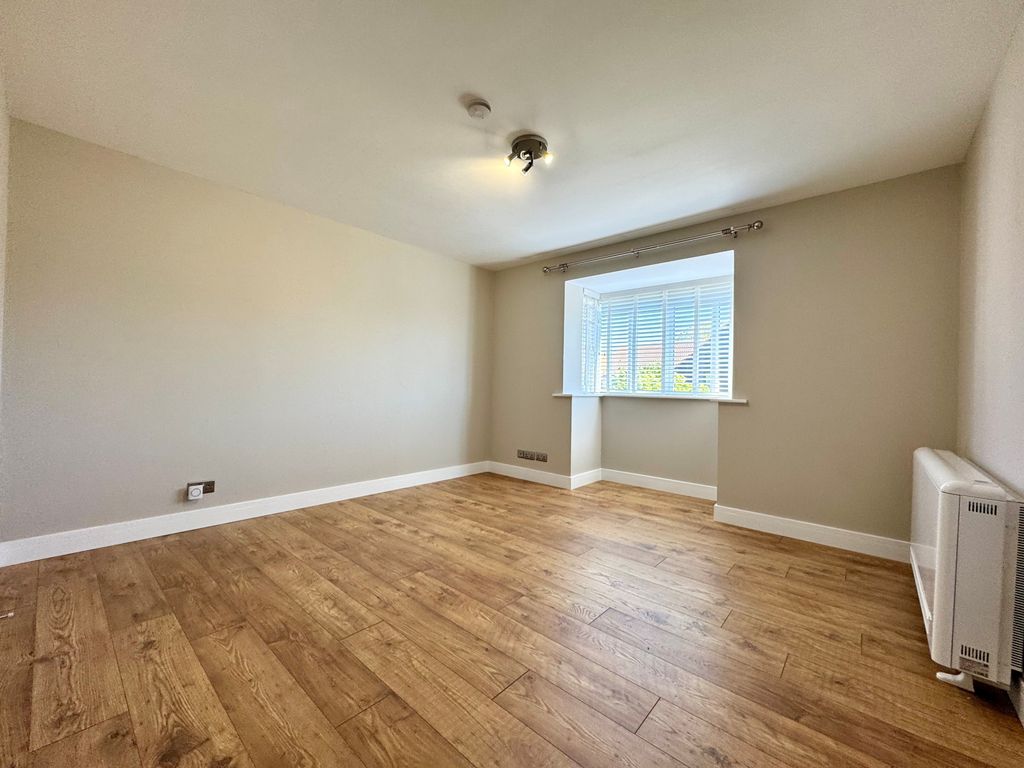 Property photo 2 of 7 Gallery