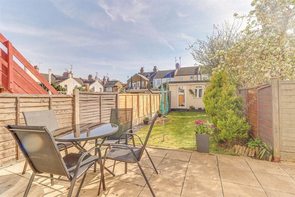 Property photo 2 of 13