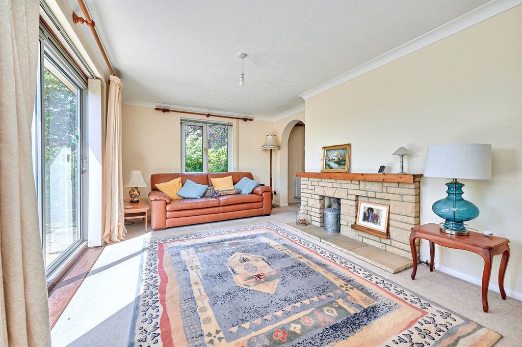Property photo 2 of 17