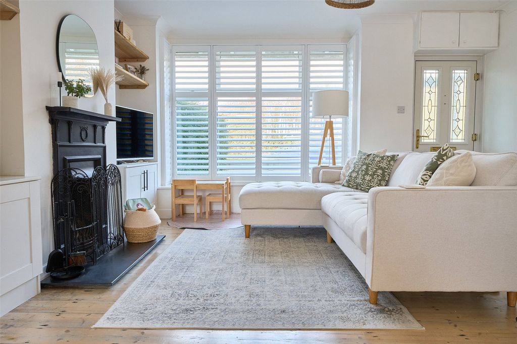 Property photo 2 of 19 Picture No. 23