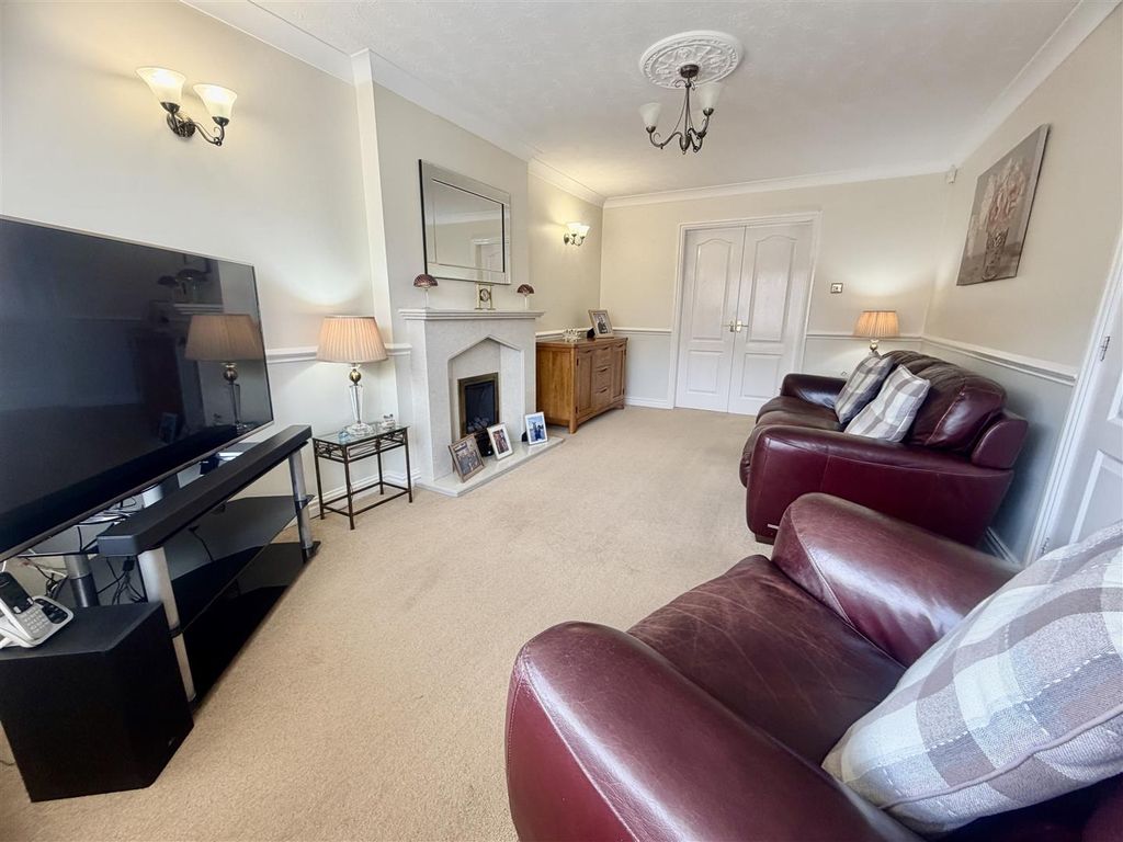 Property photo 2 of 39