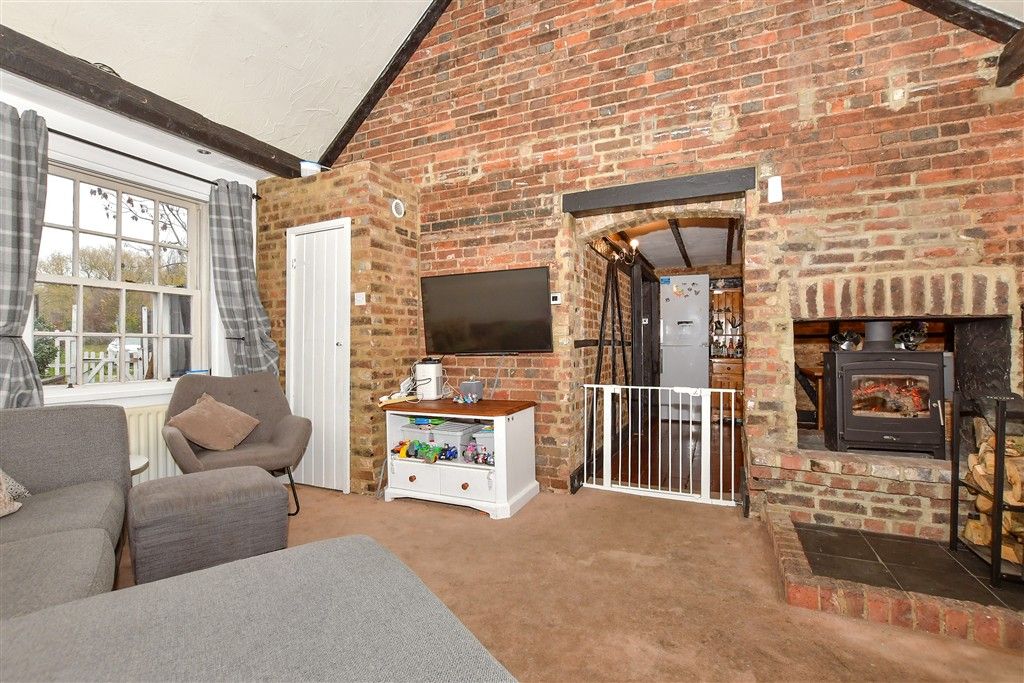 Property photo 1 of 13 Lounge