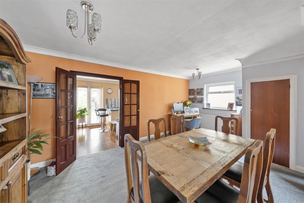 Property photo 2 of 21