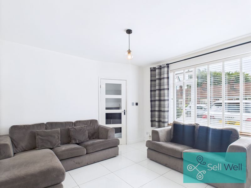 Property photo 3 of 30 Lounge