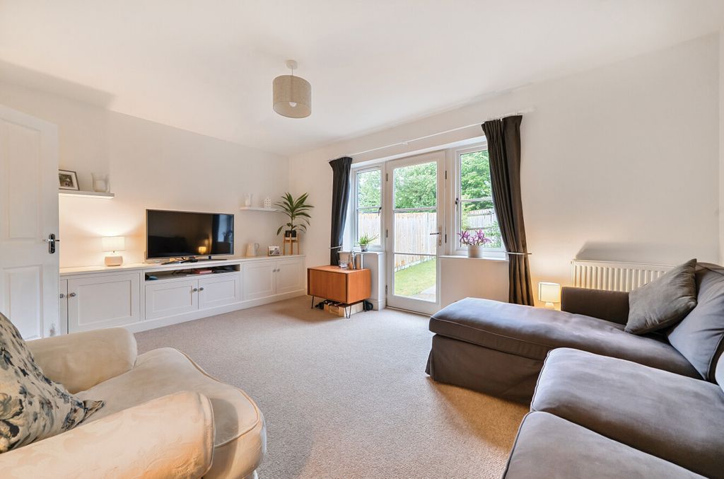 Property photo 2 of 14 1305869-16-68415B...