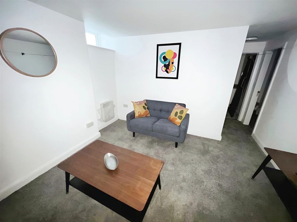 Property photo 3 of 4 51823952-Hoto 2044.Jpg