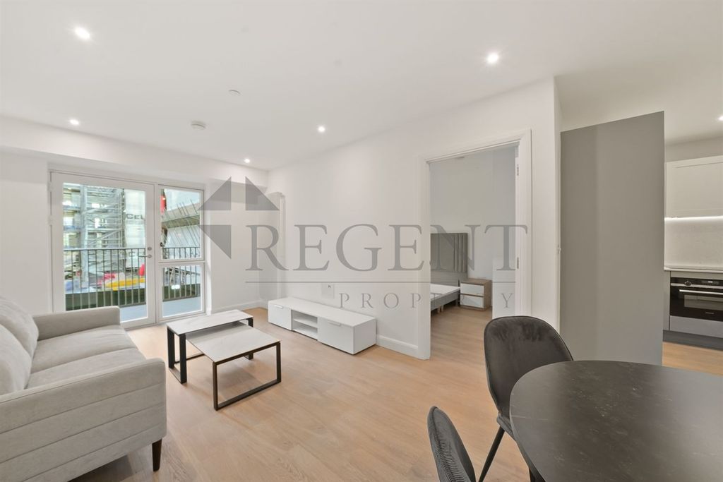 Property photo 3 of 11 Open Plan