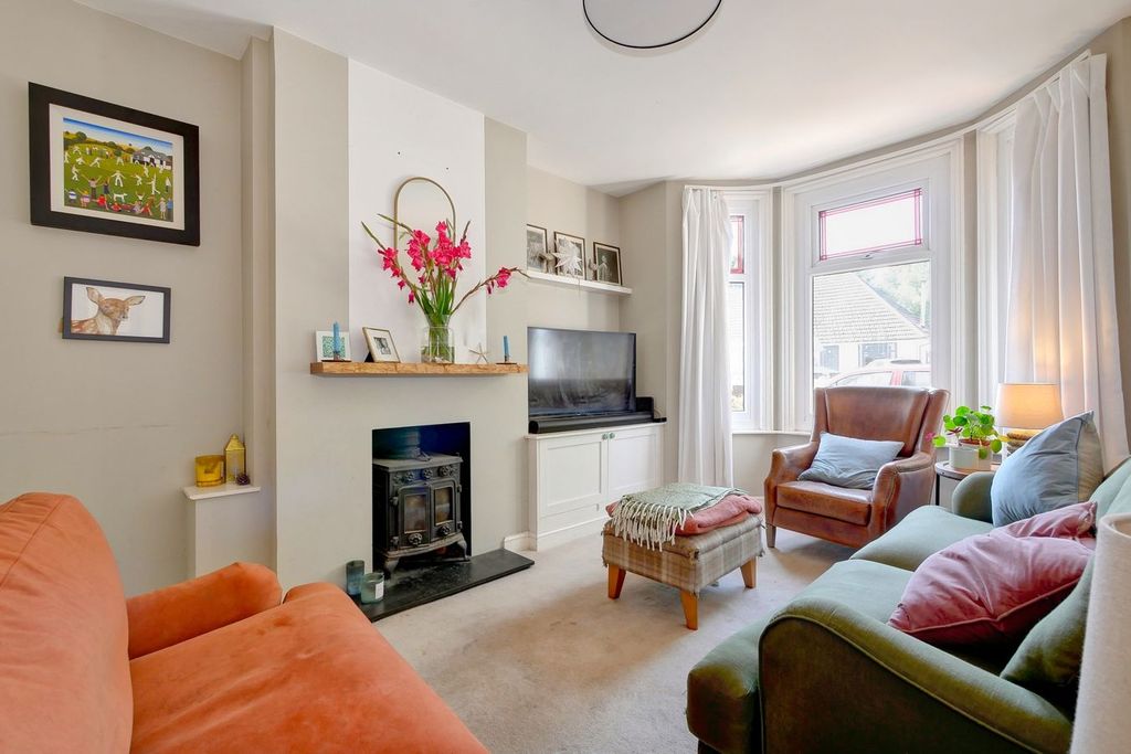 Property photo 2 of 37