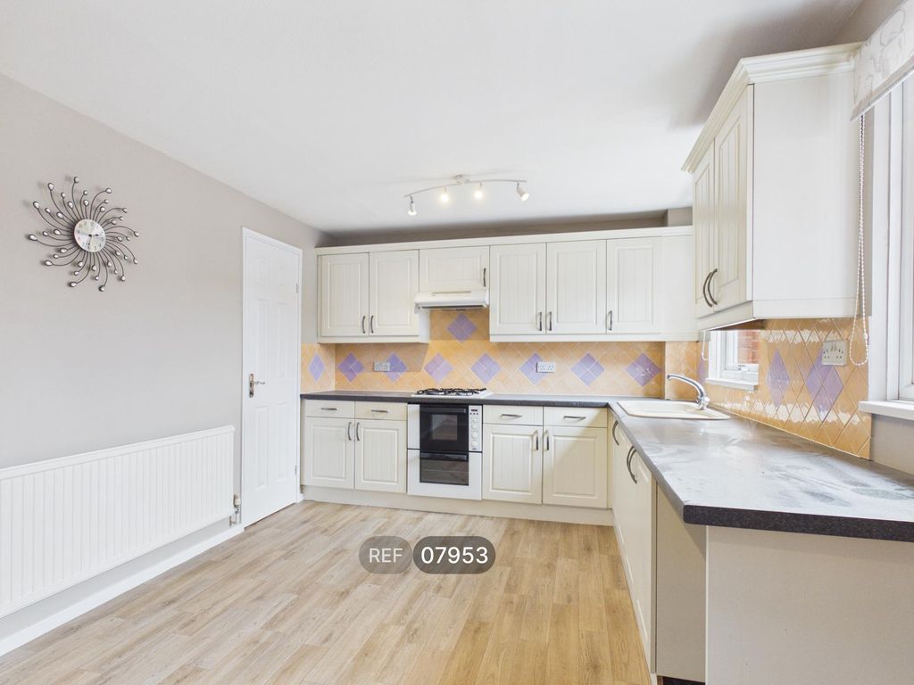 Property photo 2 of 15 Kitchen