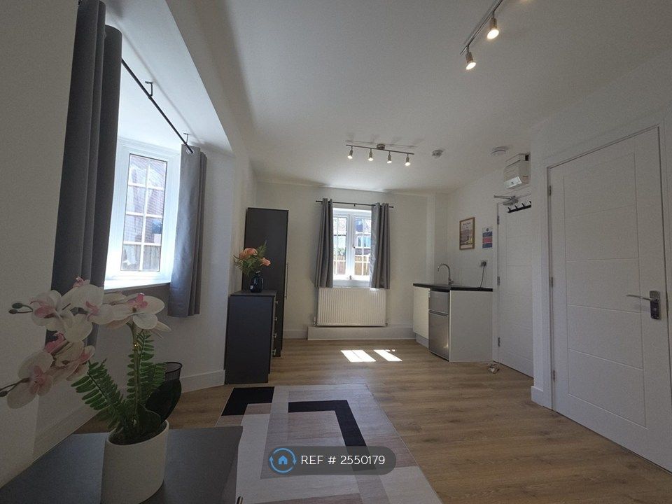 Property photo 1 of 20 Room 1