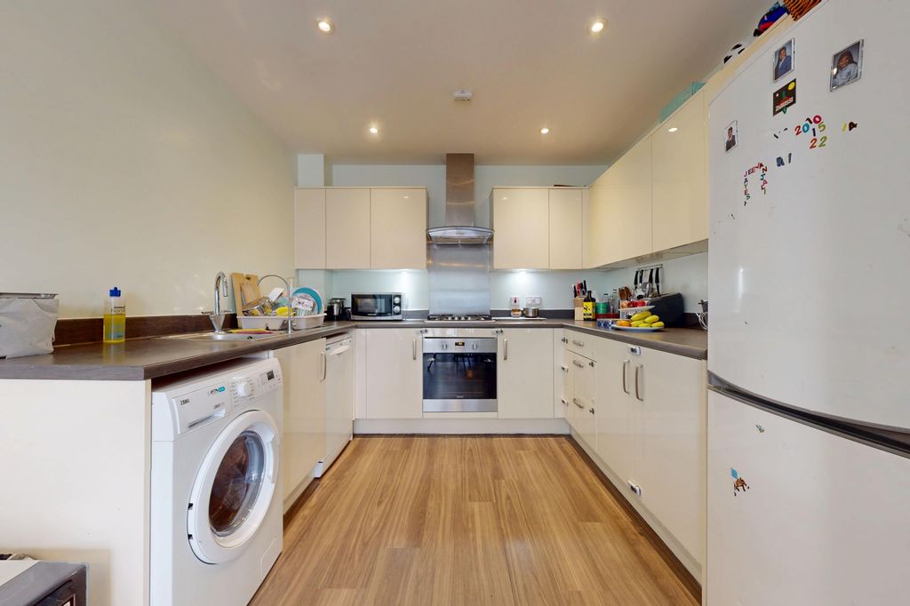 Property photo 2 of 13