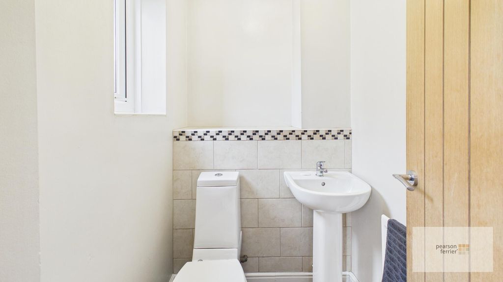 Property photo 3 of 17 WC