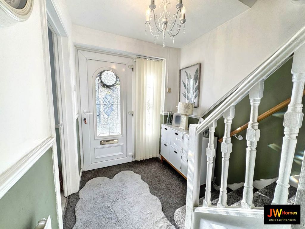 Property photo 2 of 12 Ent Hallway_Blurred