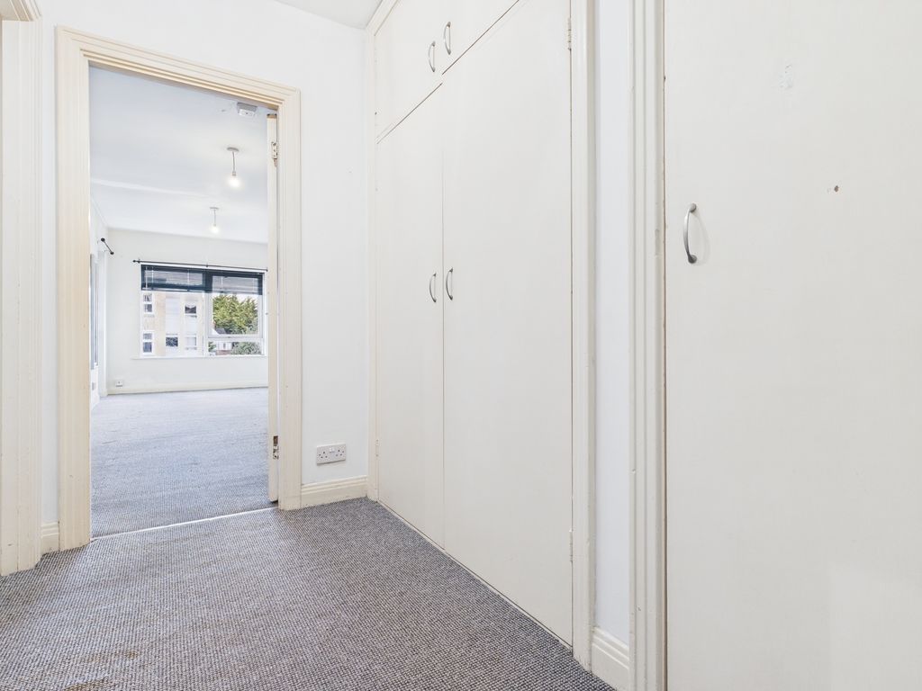 Property photo 2 of 12 Entrance 