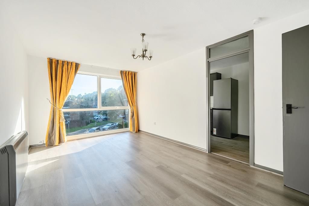 Property photo 3 of 10 Reception