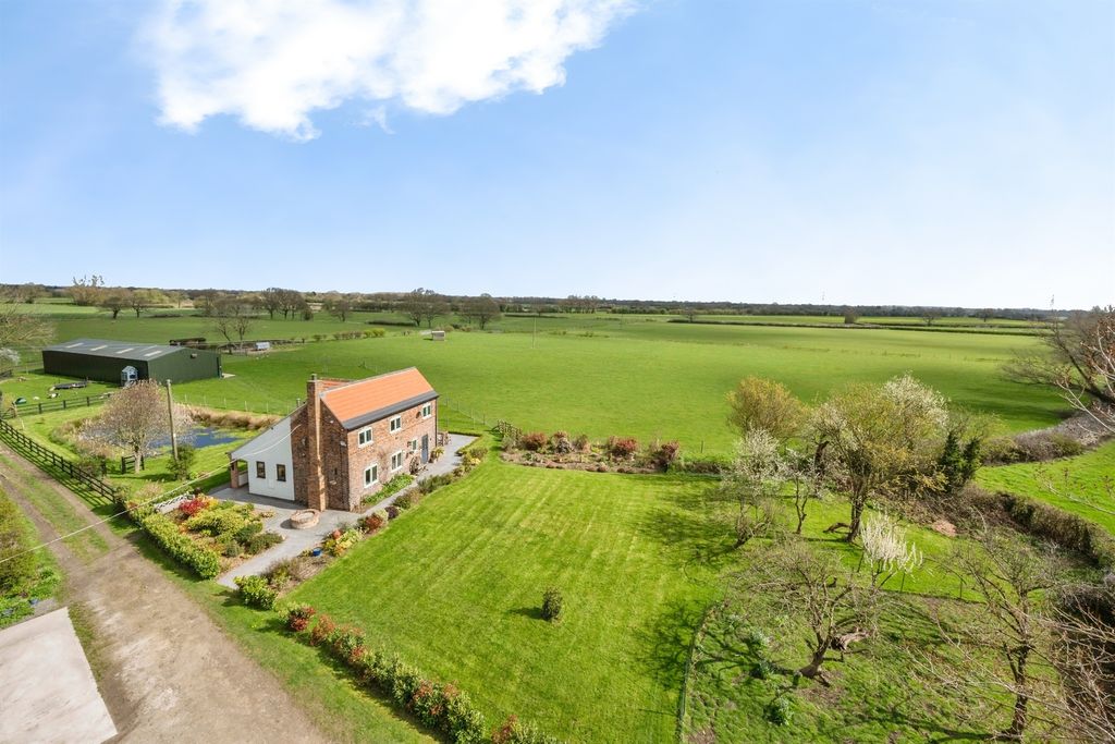 Property photo 2 of 22