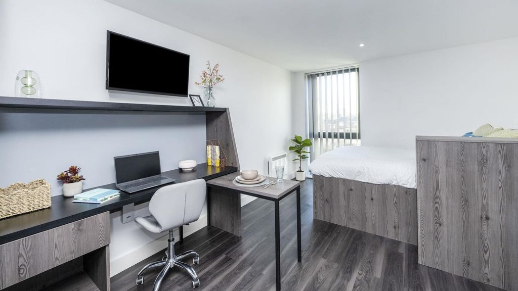 Property photo 1 of 29