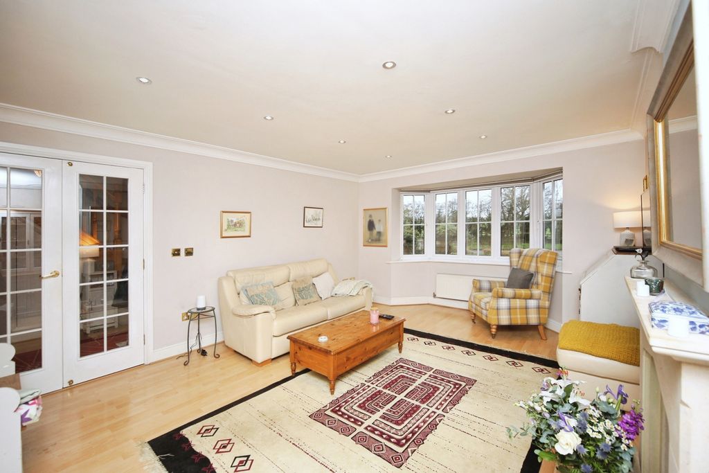 Property photo 3 of 20 Pbox-Img.Jpg