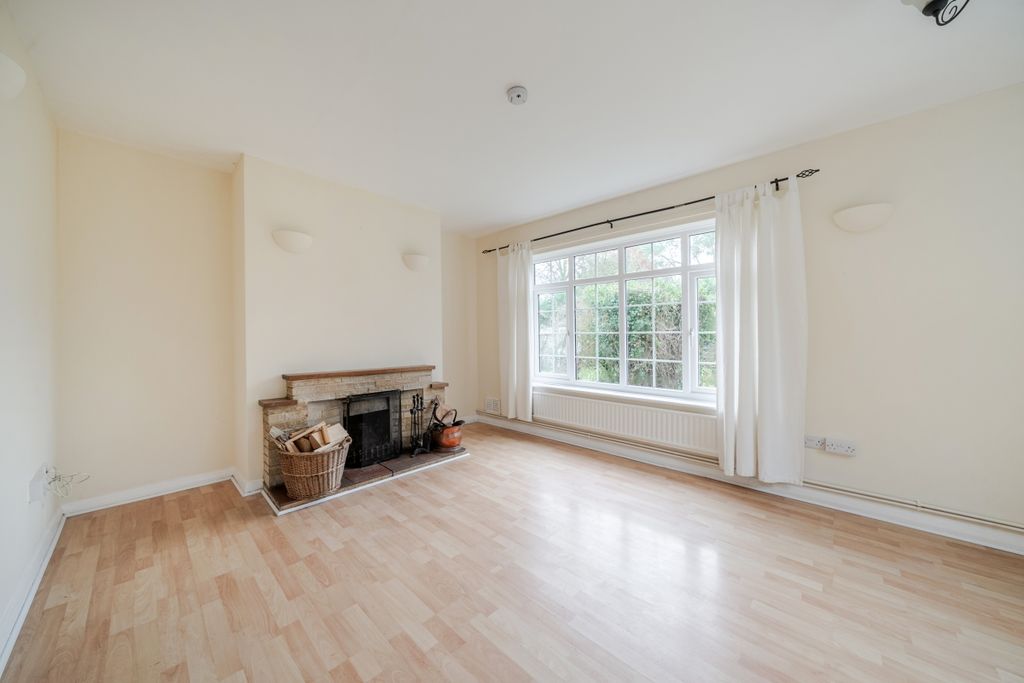 Property photo 3 of 13 1406634-10-697B3E...