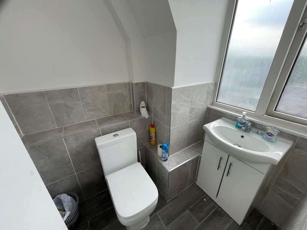 Property photo 2 of 3