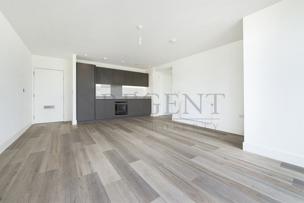 Property photo 3 of 13 Open Plan