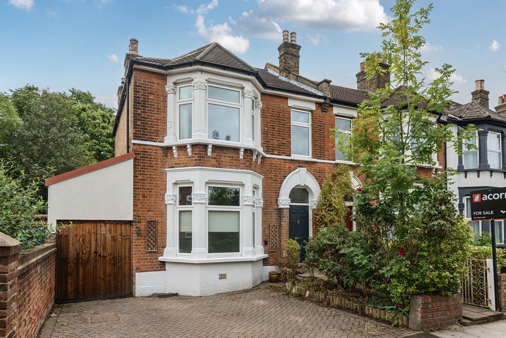 Property photo 1 of 19 External