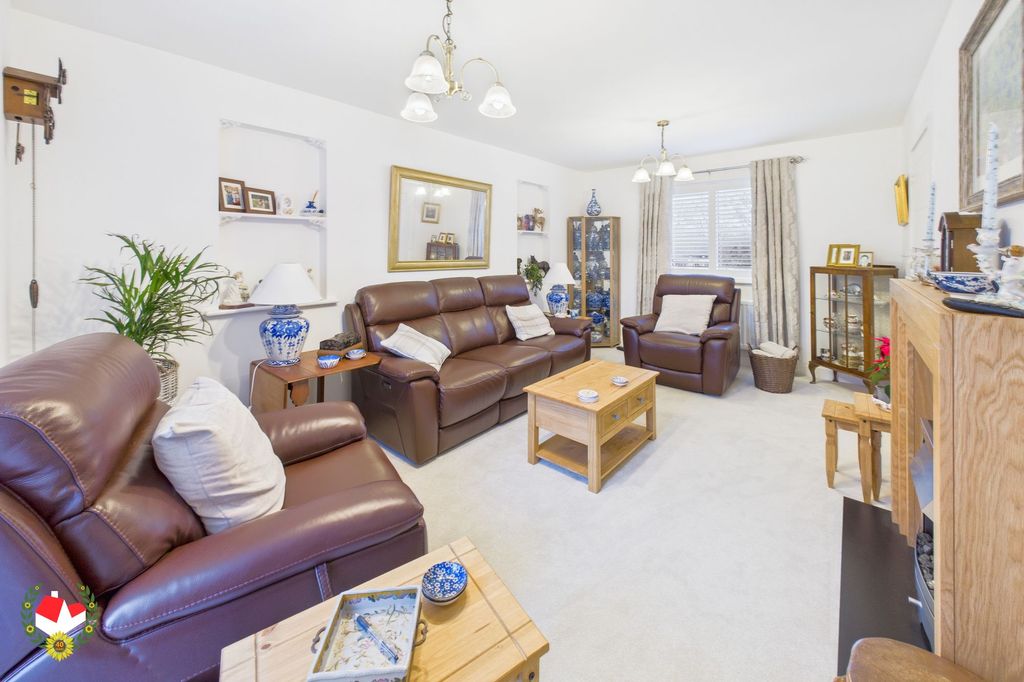 Property photo 2 of 18