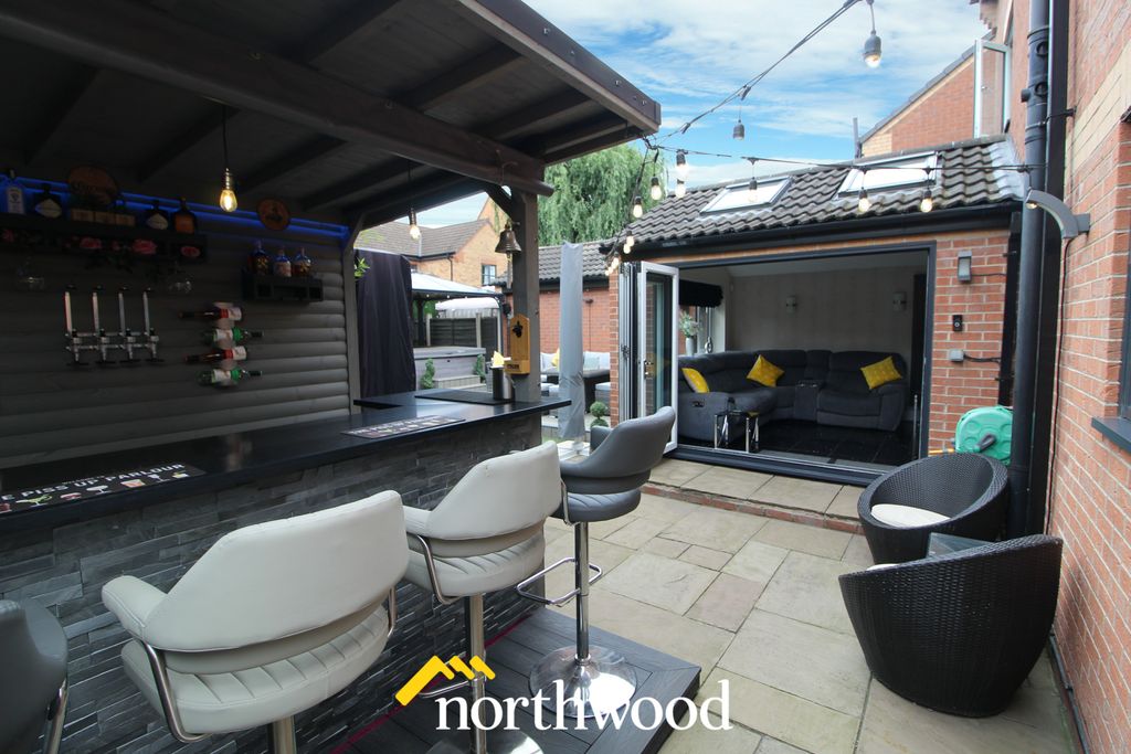 Property photo 2 of 34