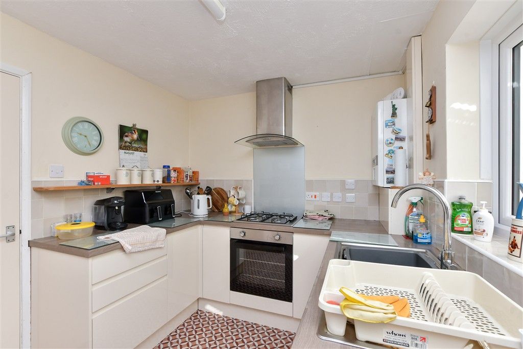 Property photo 3 of 11 Kitchen