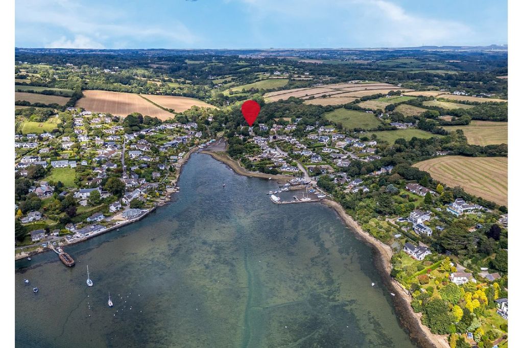 Property photo 2 of 26