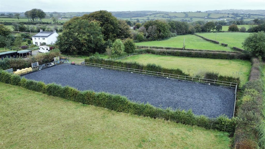 Property photo 2 of 64 Large Riding Arena