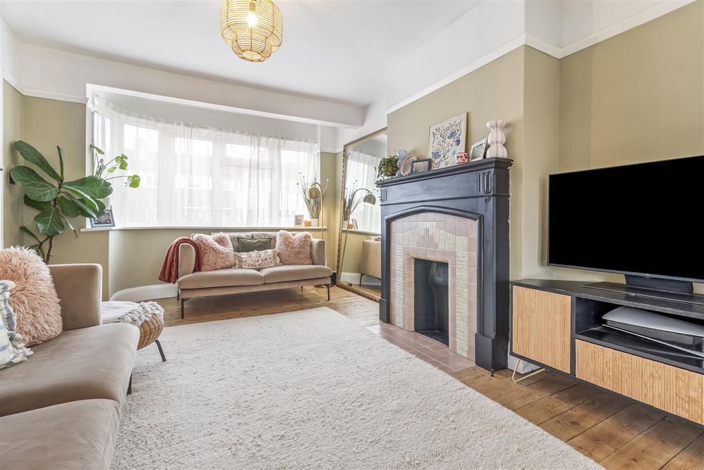 Property photo 3 of 22 31 Turner Road-006.Jpg