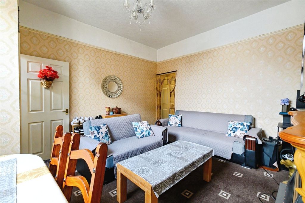 Property photo 2 of 20 Picture No. 21