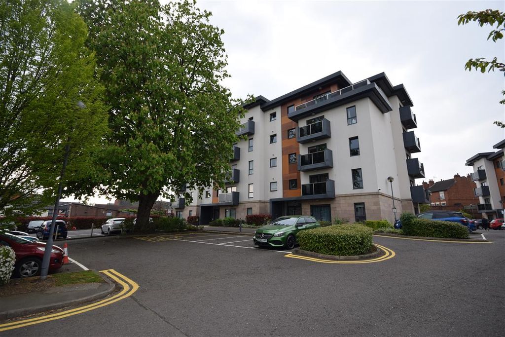 Property photo 2 of 12