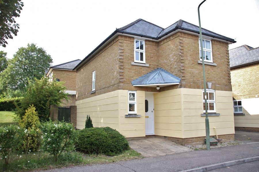 Property photo 1 of 15 3 Bed Link-Detached House
