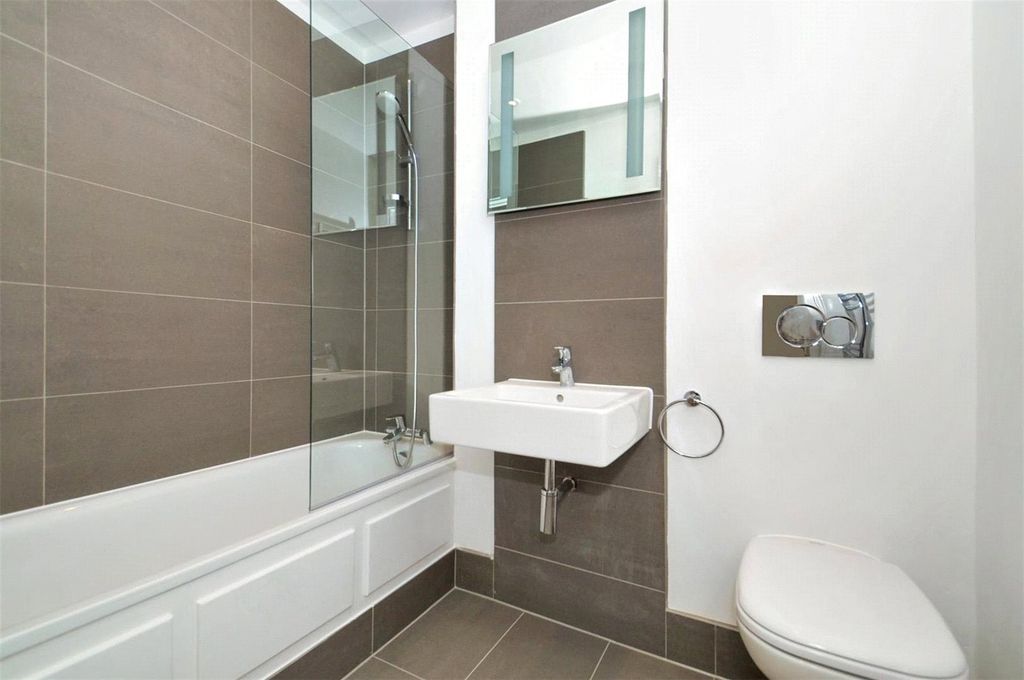 Property photo 3 of 6 Bathroom