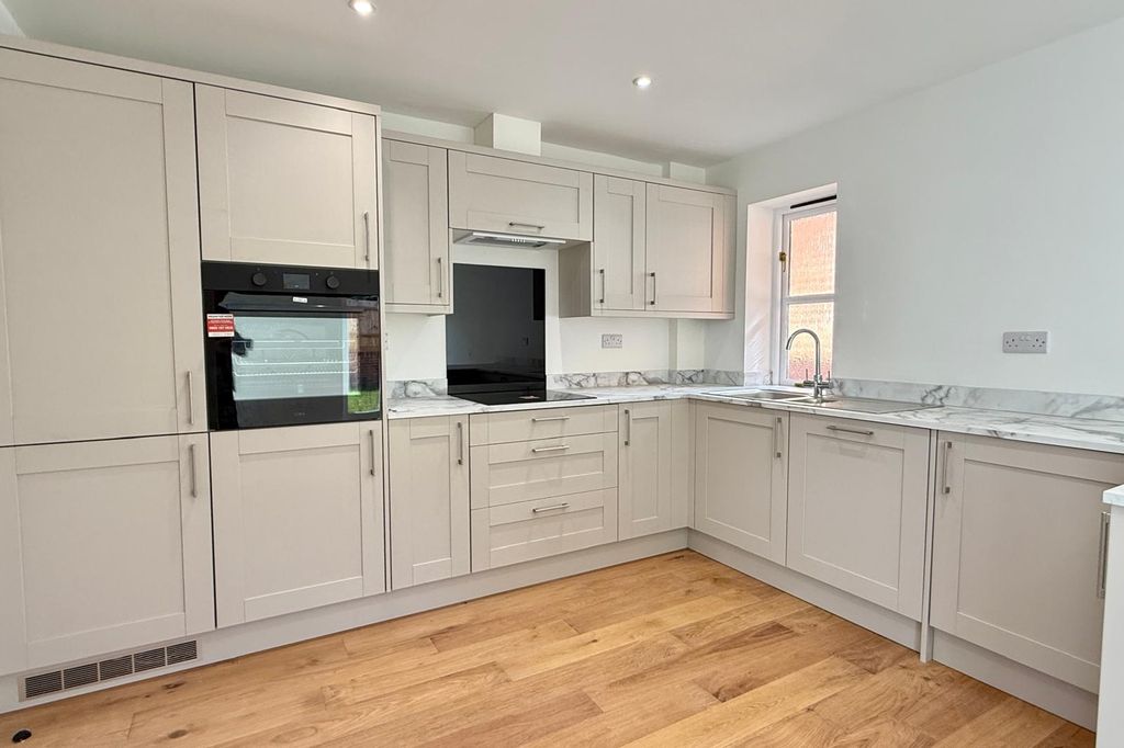 Property photo 2 of 22 Gallery