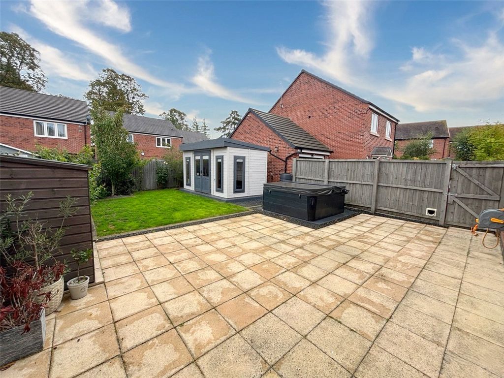 Property photo 3 of 18 Picture No. 11