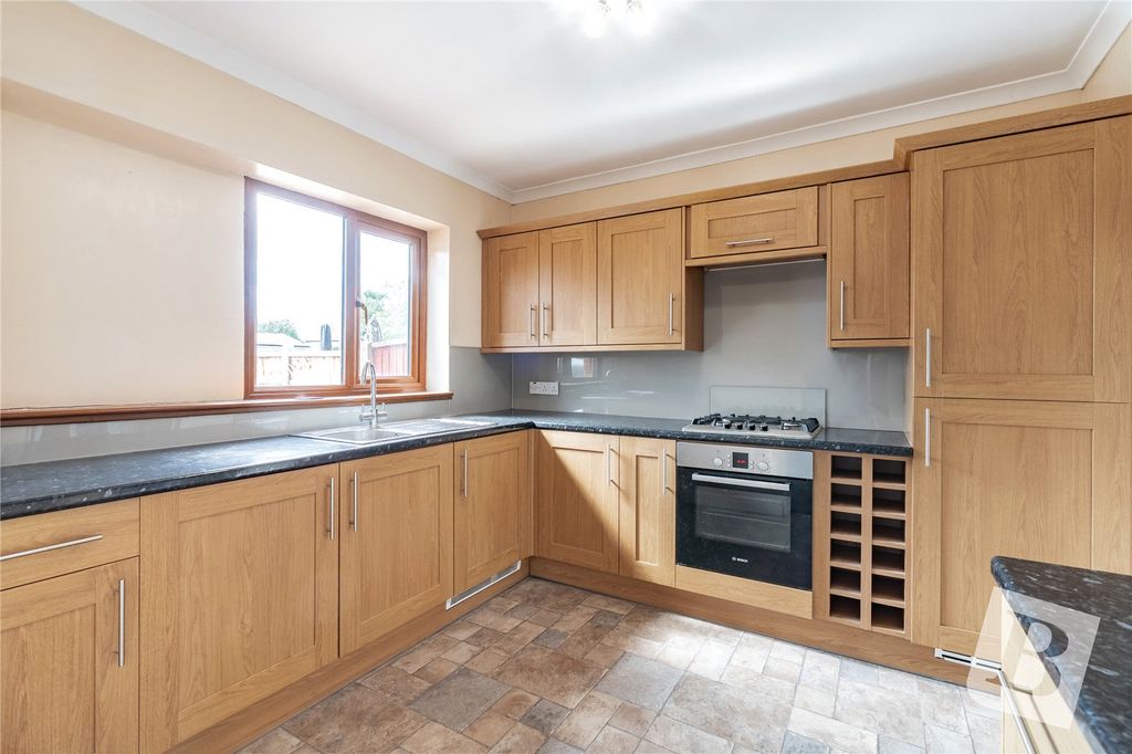 Property photo 2 of 19 Picture No. 13