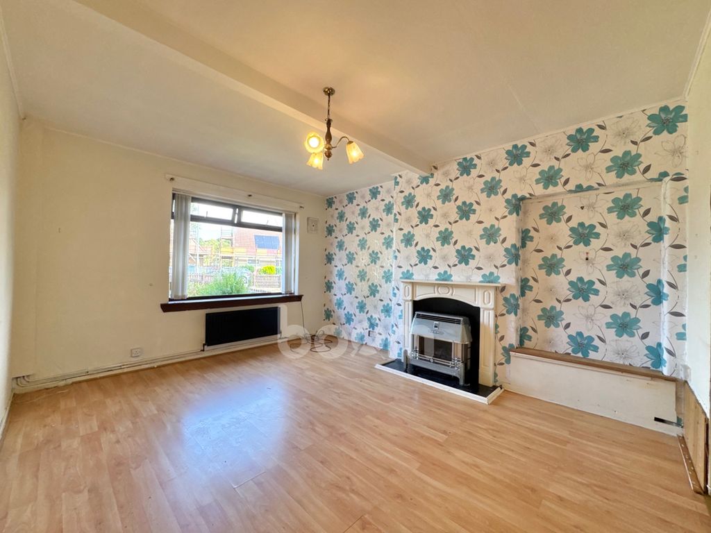 Property photo 3 of 24 Ladyland Drive, Kilbirnie Lounge